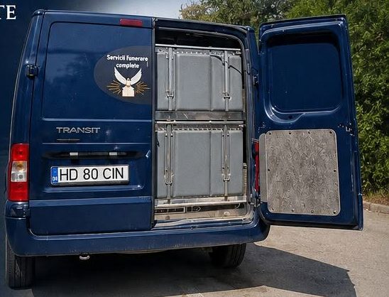 Mașina noastră pentru transport funerar